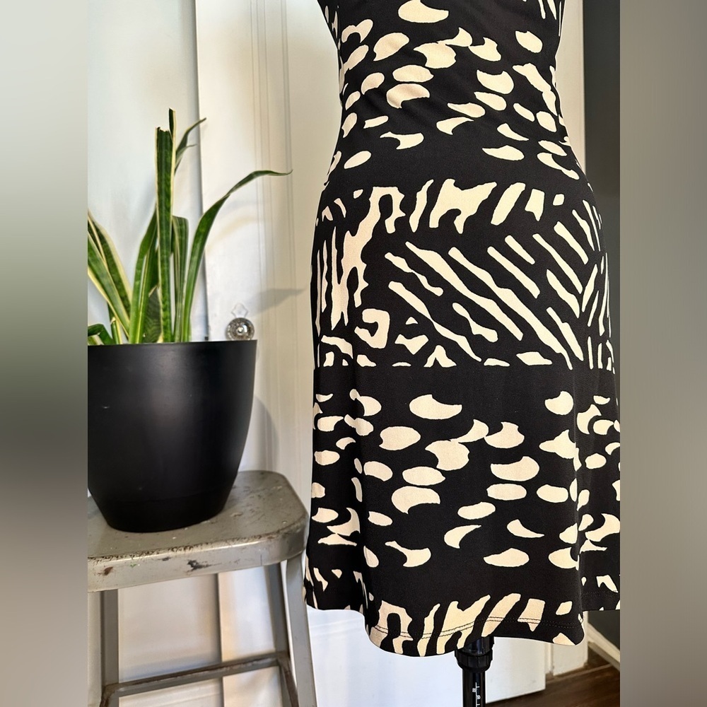Motherhood Maternity size small Black and Tan Dotted Speckle Dress w/ Tie Front - Picture 12 of 16
